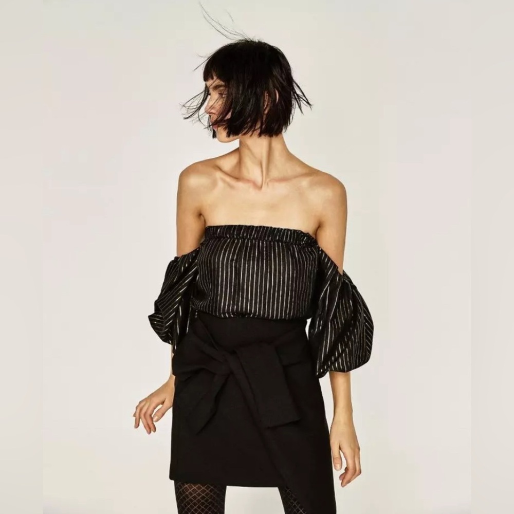 ZARA BLACK & GOLD STRIPES OFF THE SHOULDER TOP SIZE XS